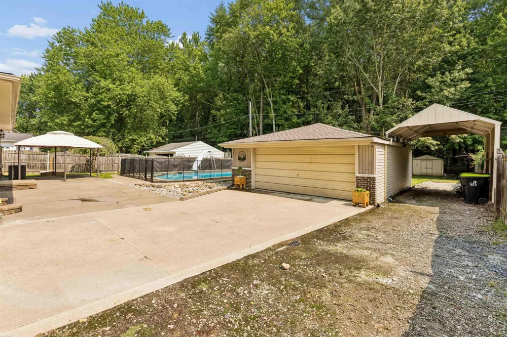 48343 Forbes Drive Chesterfield Township, MI 48047