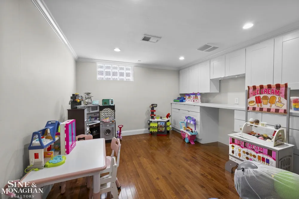 779 Saint Clair Street Grosse Pointe City, MI 48230