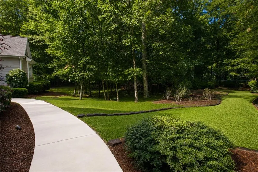 128 Fern Park Drive Dawsonville, GA 30534