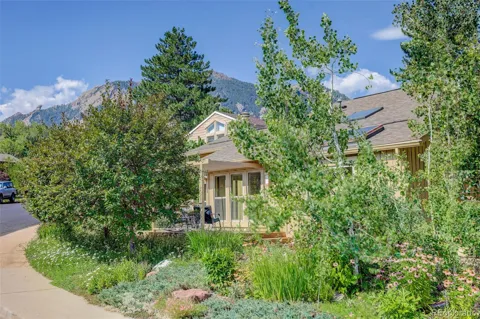 1449 Rockmont Circle