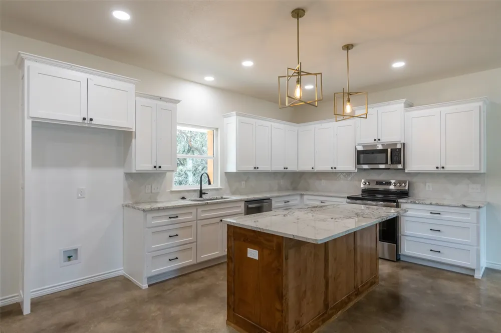 233 Britton Avenue Ovalo, TX 79541
