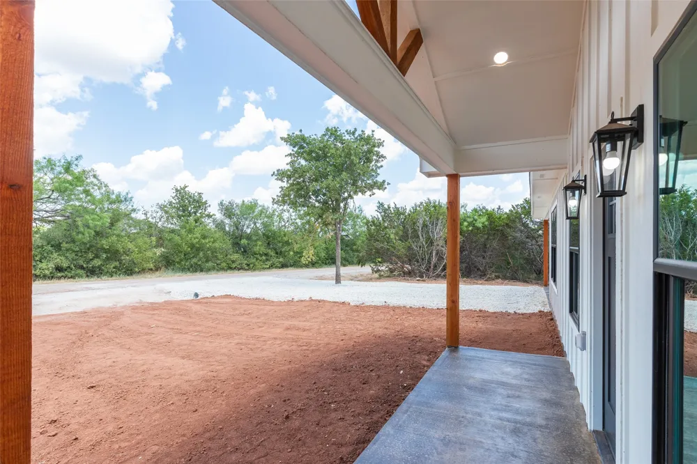 233 Britton Avenue Ovalo, TX 79541