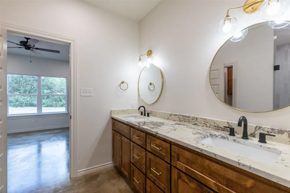 233 Britton Avenue Ovalo, TX 79541
