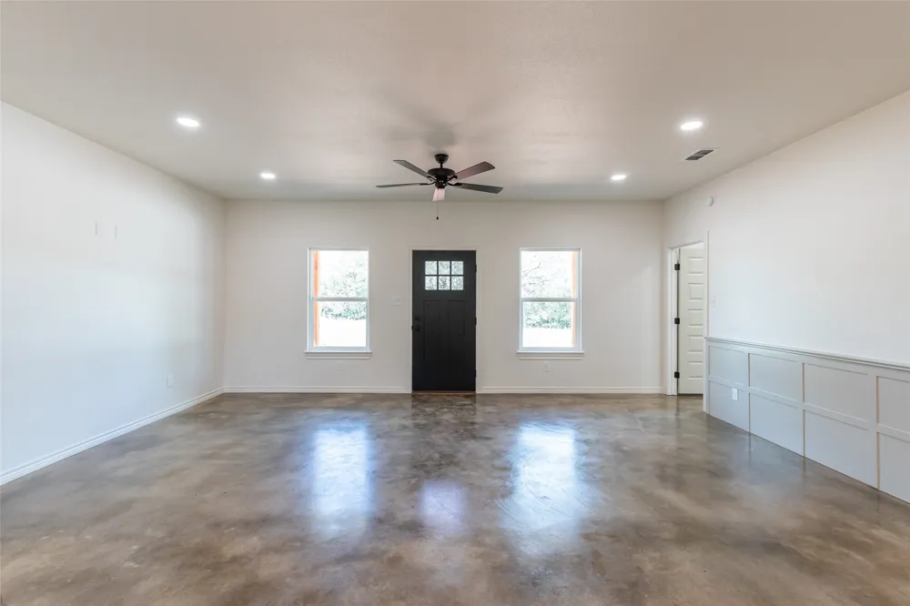 233 Britton Avenue Ovalo, TX 79541