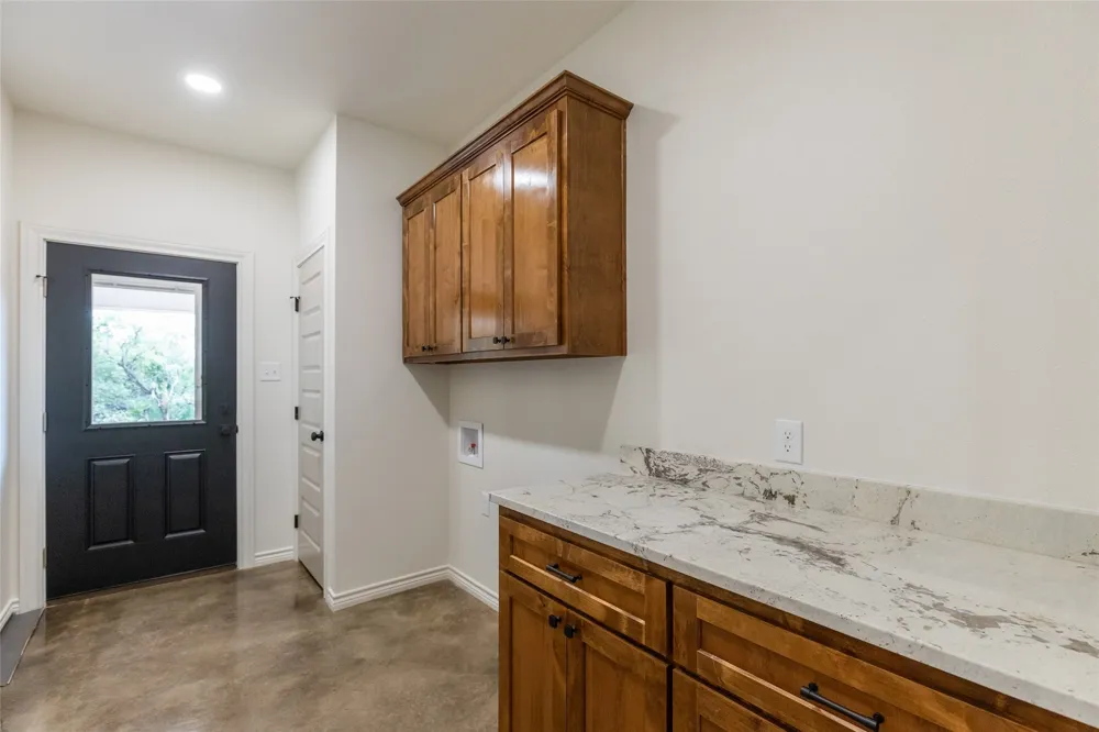 233 Britton Avenue Ovalo, TX 79541