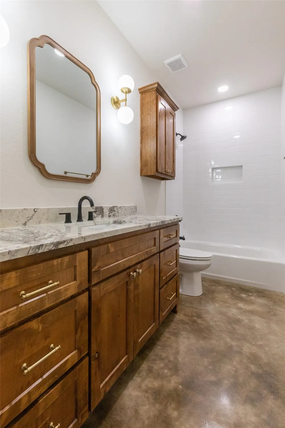 233 Britton Avenue Ovalo, TX 79541