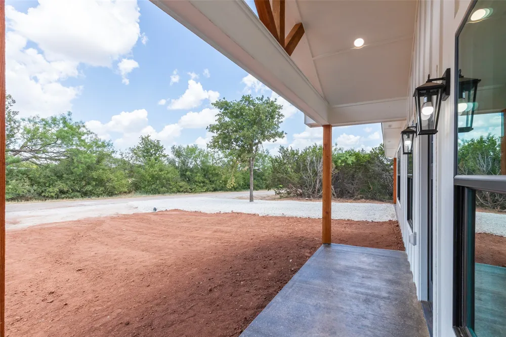 233 Britton Avenue Ovalo, TX 79541