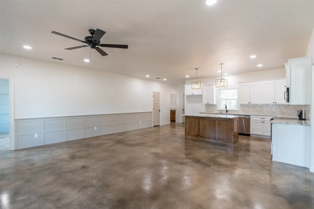 233 Britton Avenue Ovalo, TX 79541