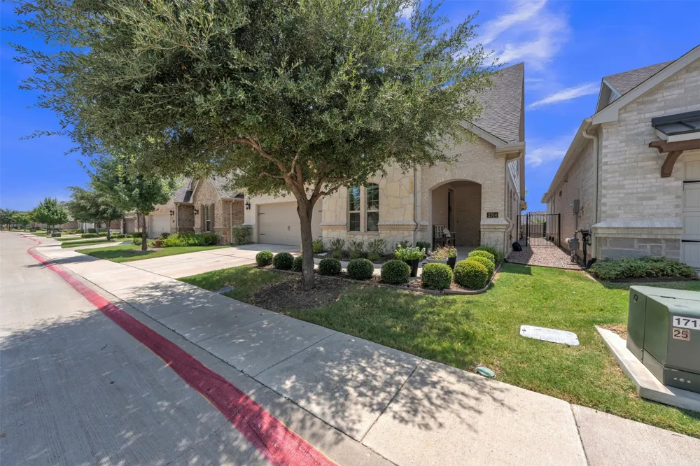2704 Esplanade Boulevard #2704 Mansfield, TX 76063
