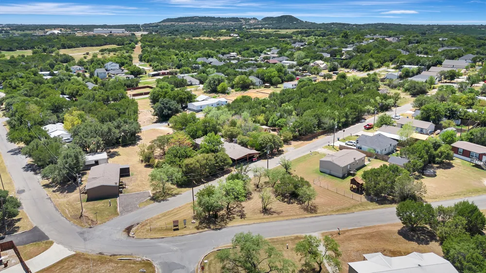 2513 Creekview Drive Granbury, TX 76048