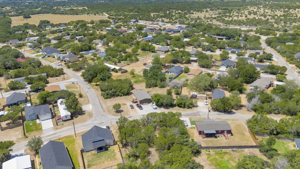 2513 Creekview Drive Granbury, TX 76048