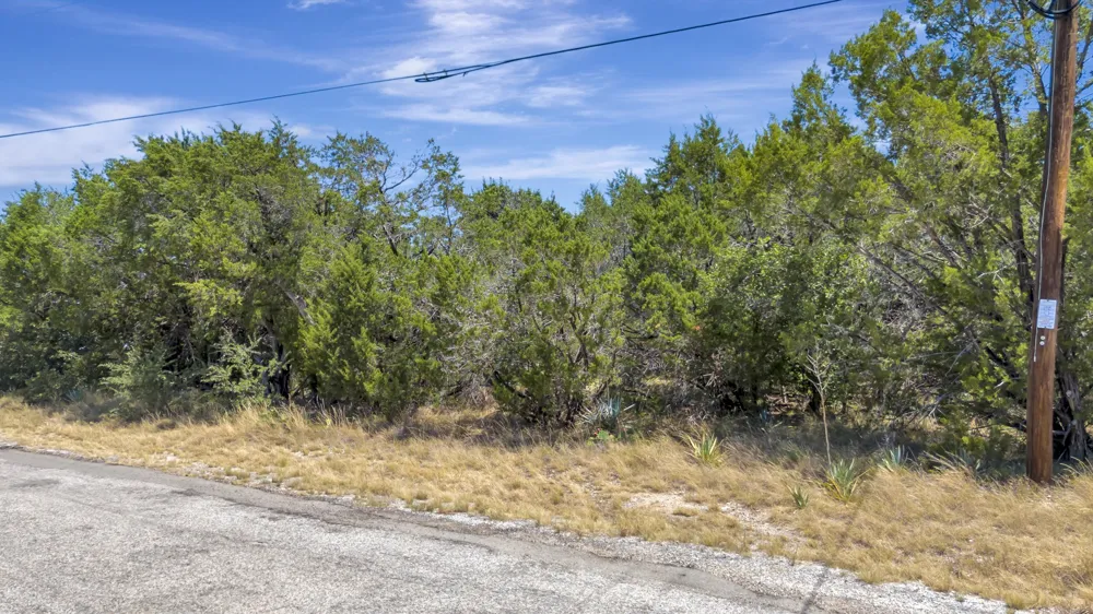 2513 Creekview Drive Granbury, TX 76048