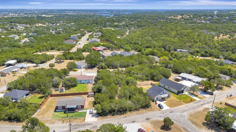 2513 Creekview Drive Granbury, TX 76048