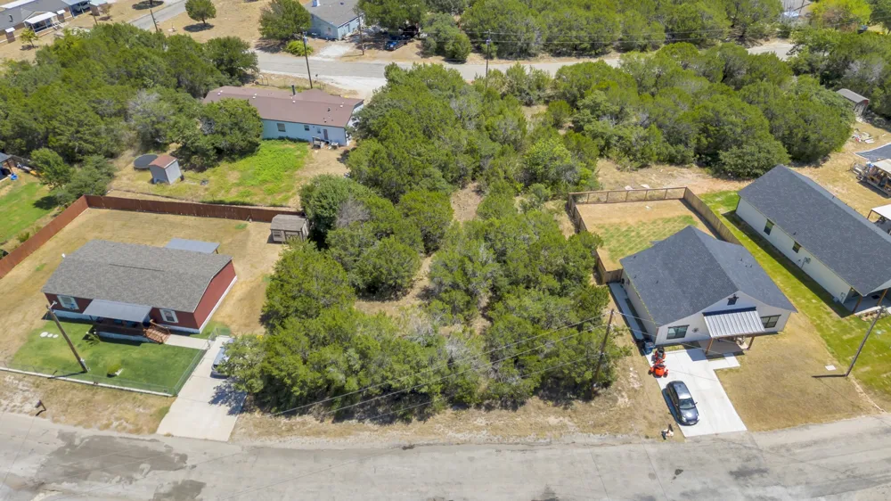 2513 Creekview Drive Granbury, TX 76048