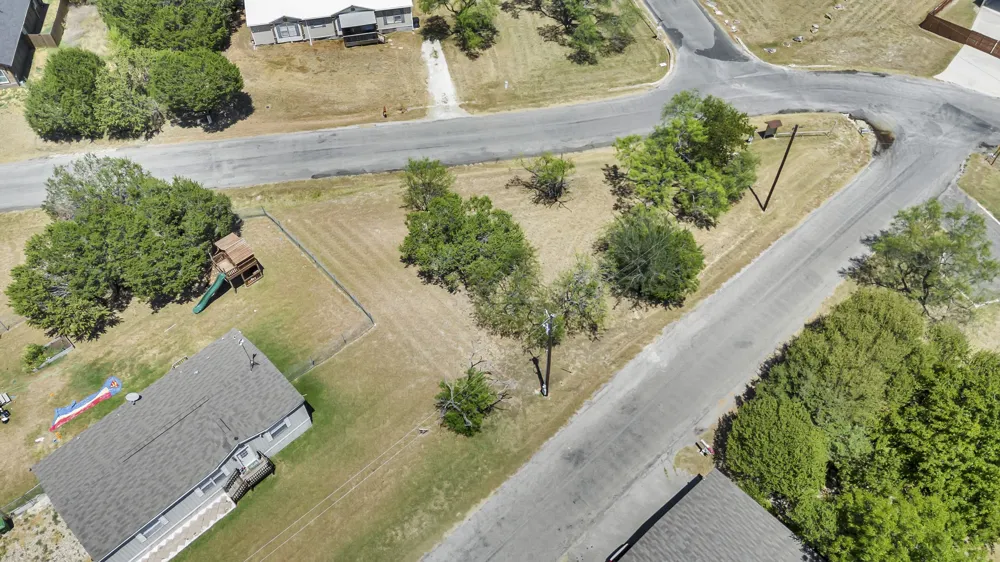 2513 Creekview Drive Granbury, TX 76048