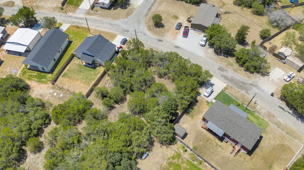 2513 Creekview Drive Granbury, TX 76048