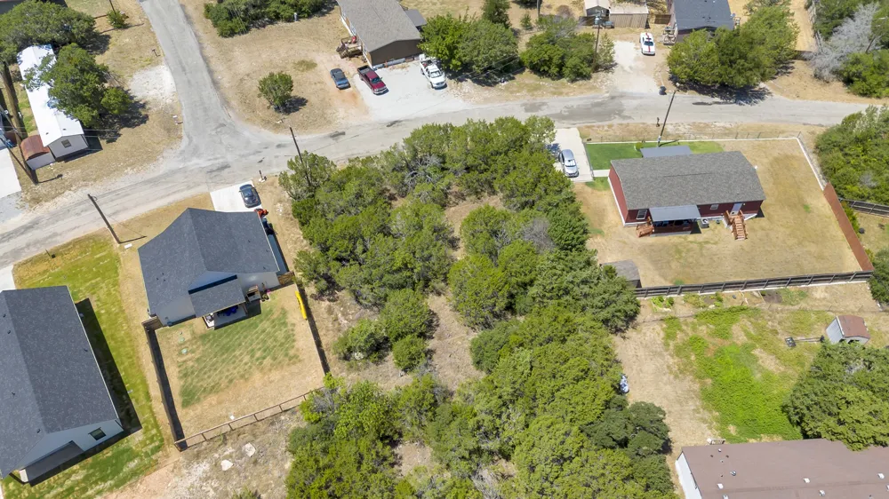 2513 Creekview Drive Granbury, TX 76048