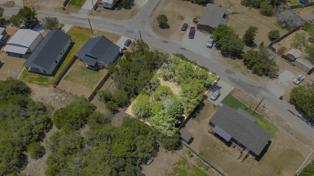 2513 Creekview Drive Granbury, TX 76048
