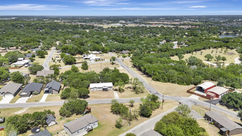 2513 Creekview Drive Granbury, TX 76048