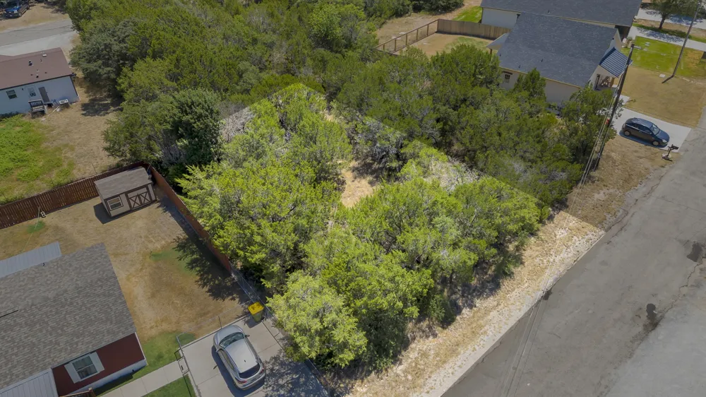 2513 Creekview Drive Granbury, TX 76048
