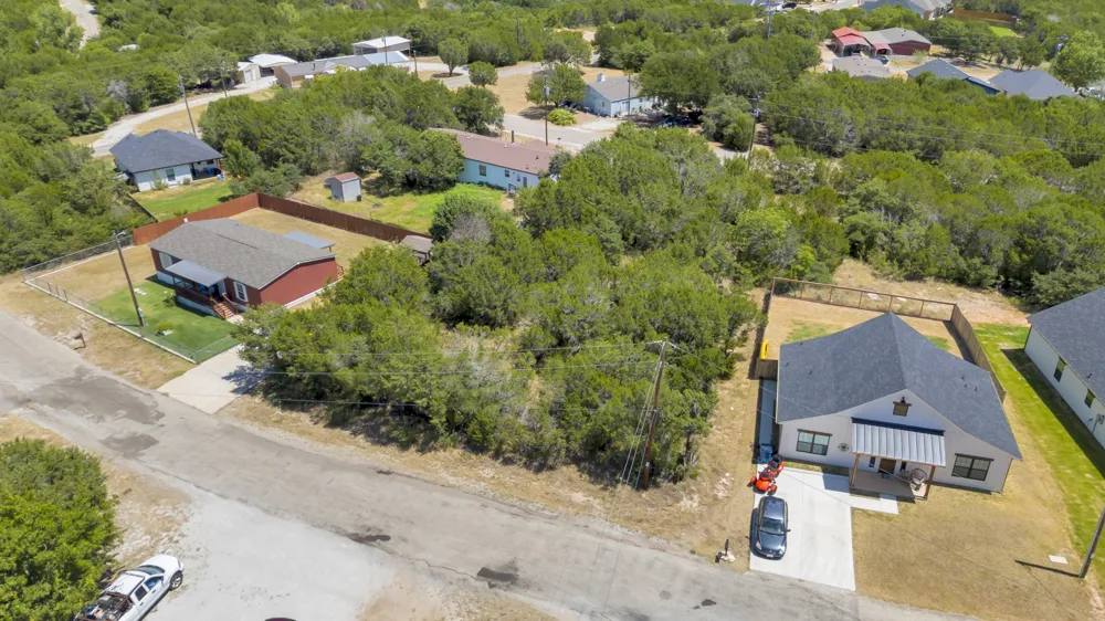 2513 Creekview Drive Granbury, TX 76048