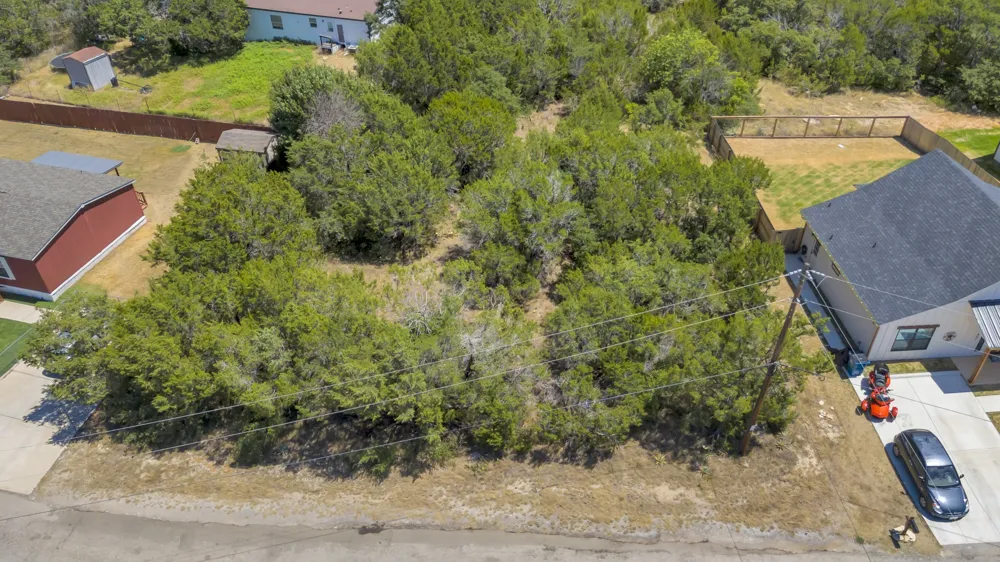2513 Creekview Drive Granbury, TX 76048