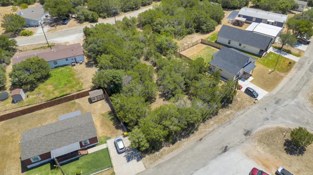 2513 Creekview Drive Granbury, TX 76048