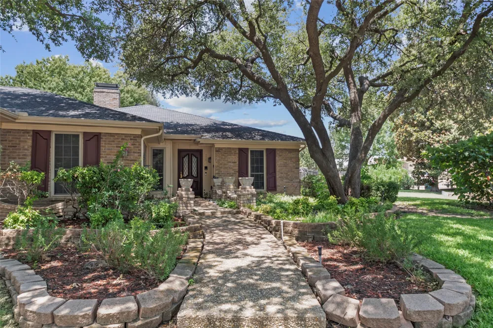 3233 Chimneyrock Drive Plano, TX 75023