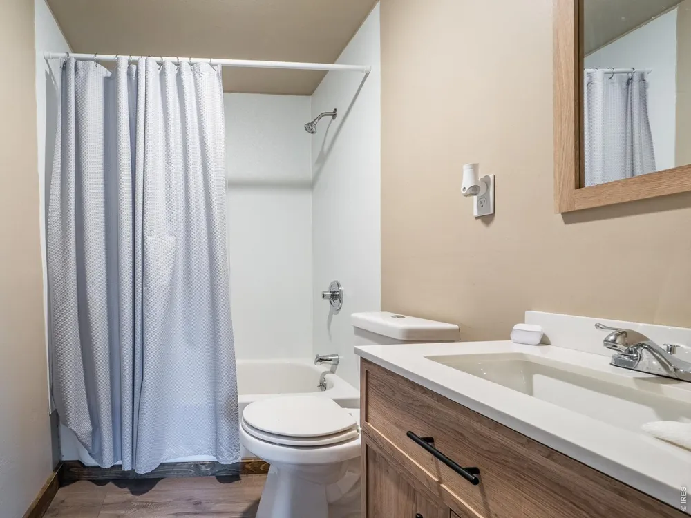 150 Wolf Drive Drake, CO 80515