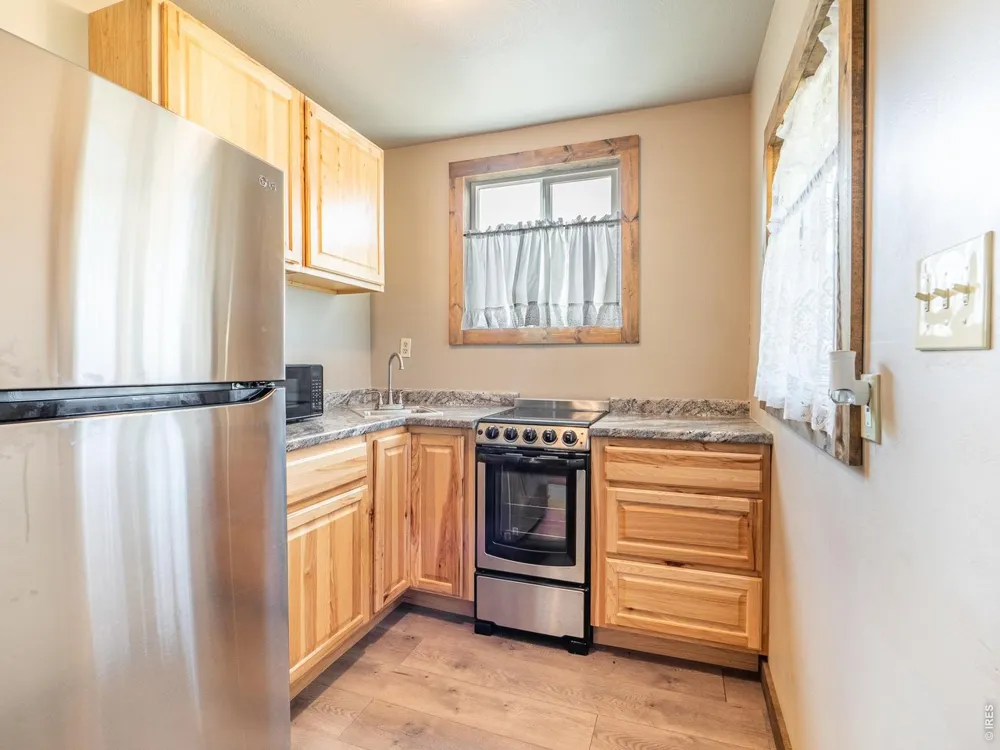 150 Wolf Drive Drake, CO 80515