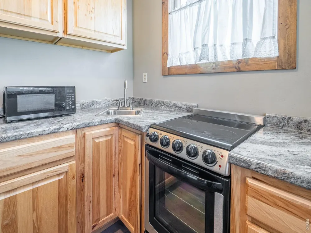 150 Wolf Drive Drake, CO 80515