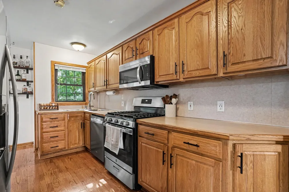 912 Wendover Boulevard Norton Shores, MI 49441