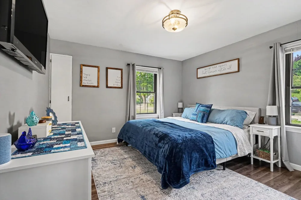912 Wendover Boulevard Norton Shores, MI 49441
