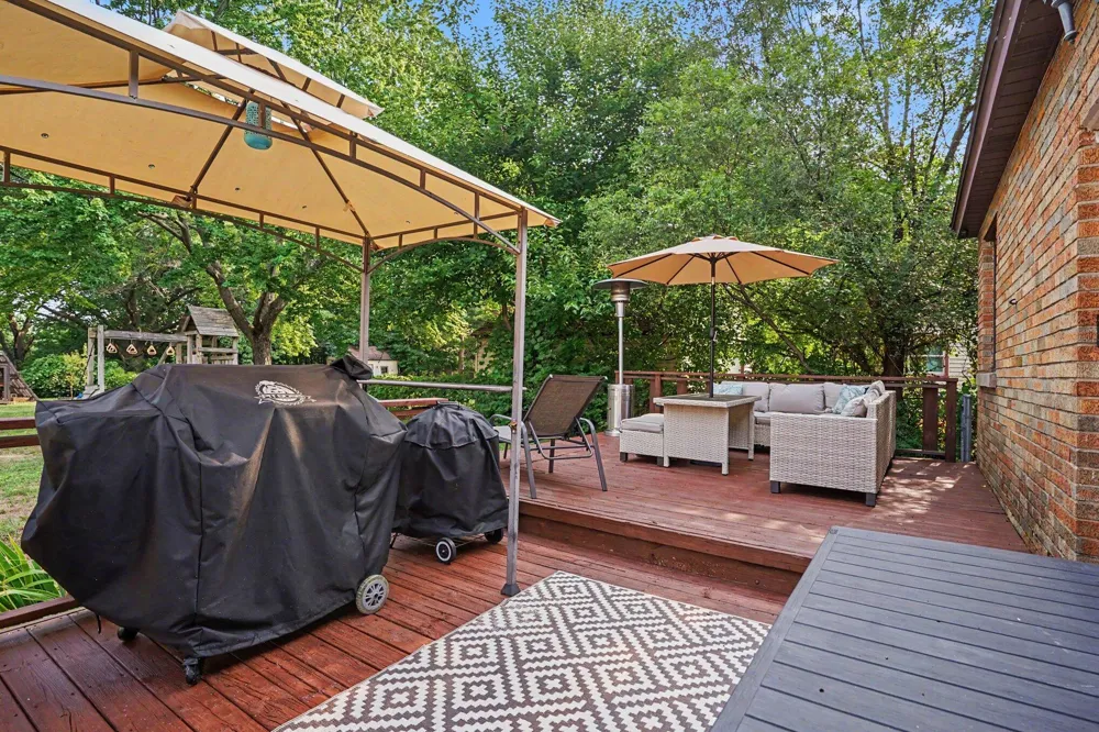 912 Wendover Boulevard Norton Shores, MI 49441