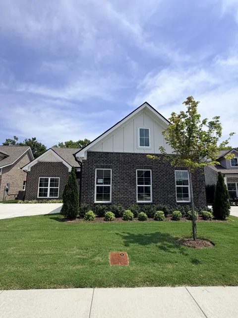7204 Maddenwood Ln