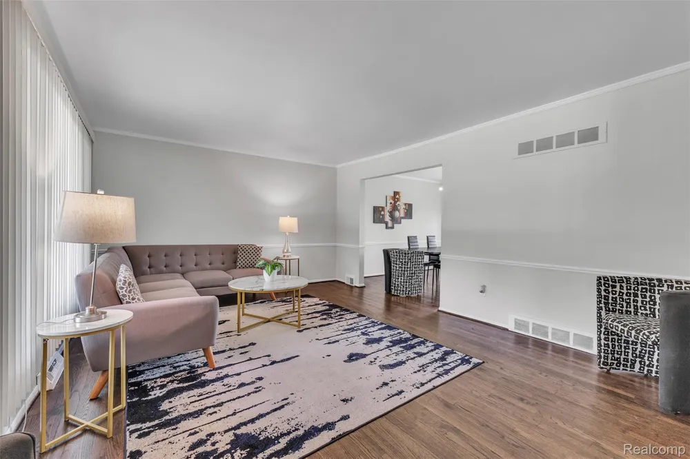 28595 San Carlos Street Southfield City, MI 48076