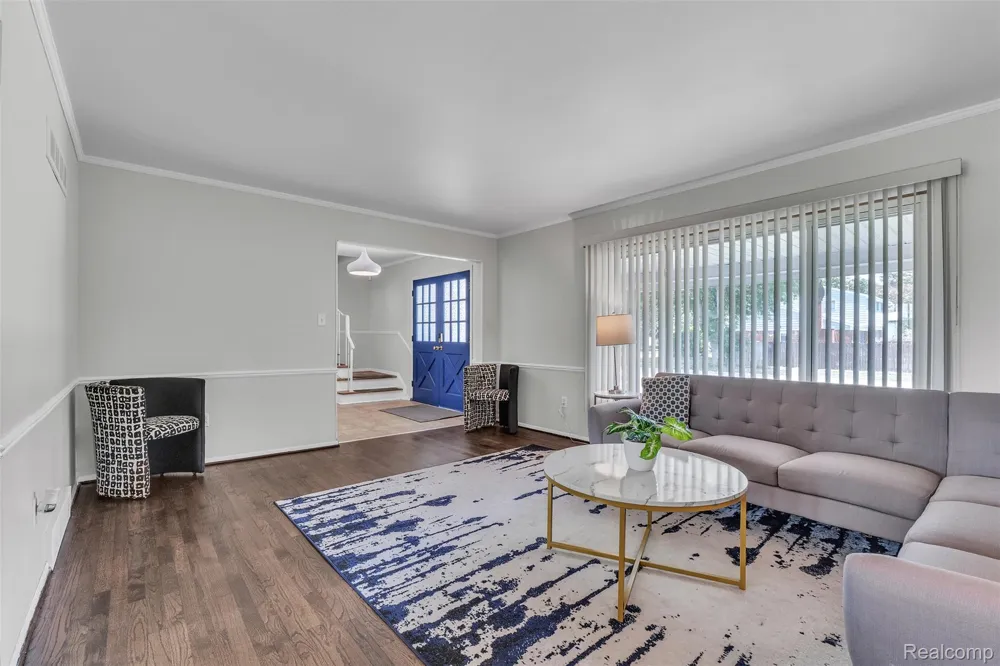 28595 San Carlos Street Southfield City, MI 48076
