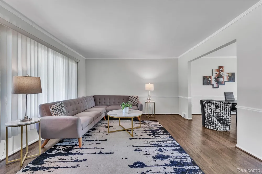 28595 San Carlos Street Southfield City, MI 48076