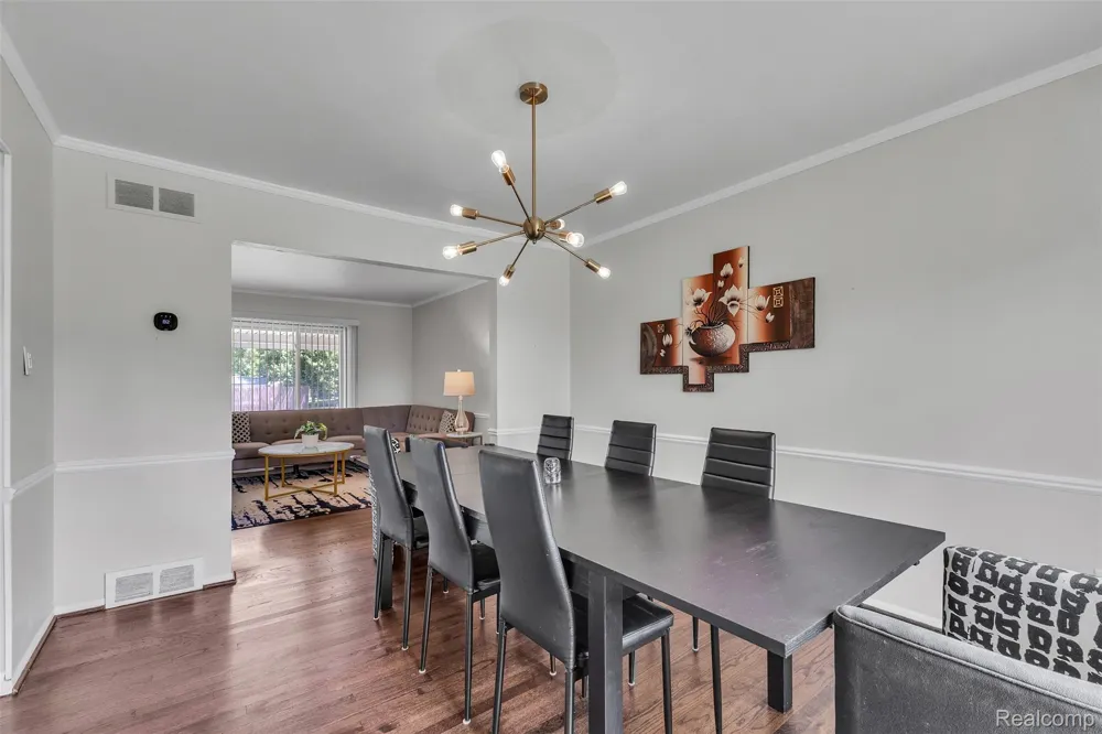 28595 San Carlos Street Southfield City, MI 48076