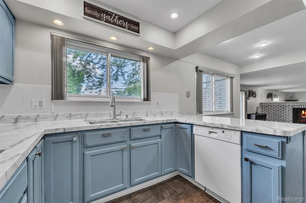 28595 San Carlos Street Southfield City, MI 48076