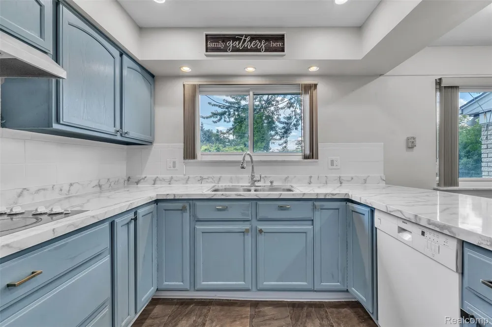 28595 San Carlos Street Southfield City, MI 48076