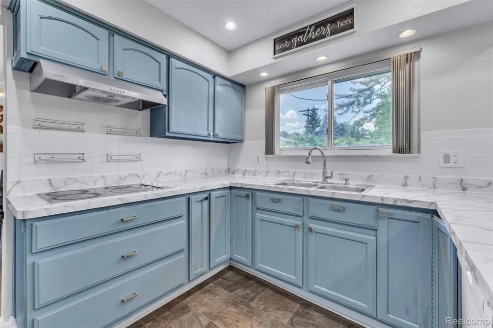 28595 San Carlos Street Southfield City, MI 48076