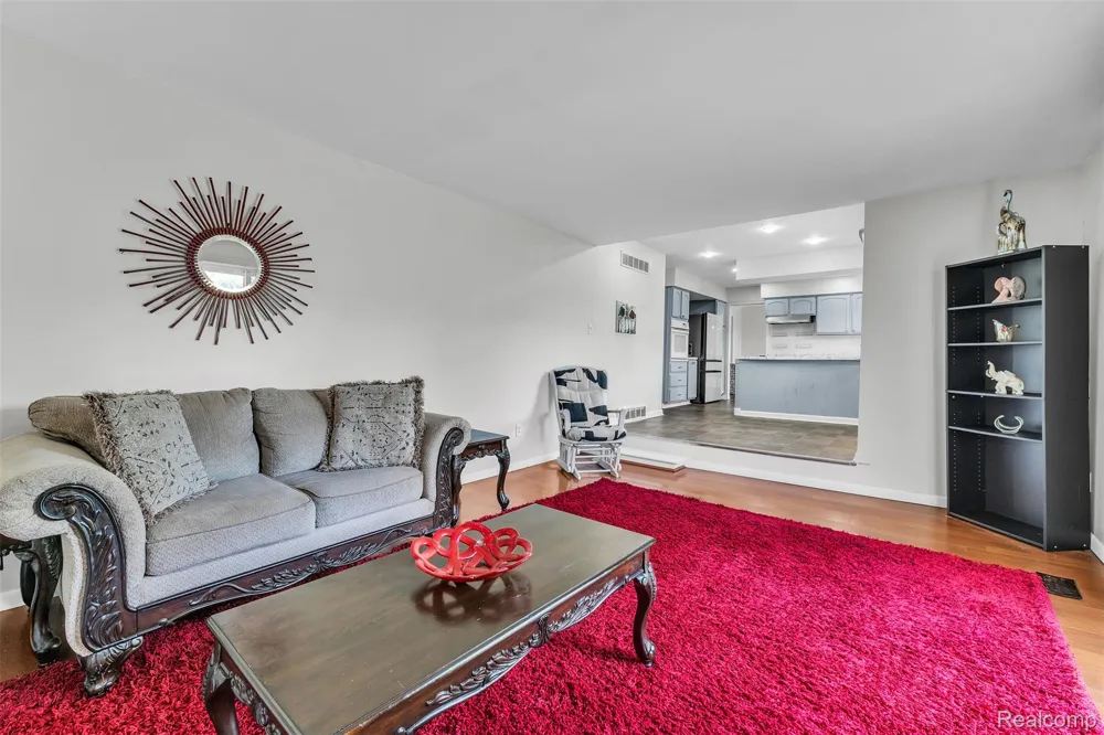 28595 San Carlos Street Southfield City, MI 48076