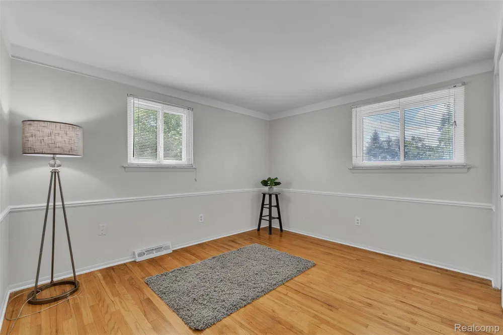 28595 San Carlos Street Southfield City, MI 48076