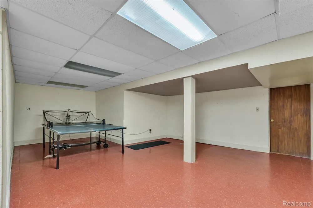 28595 San Carlos Street Southfield City, MI 48076