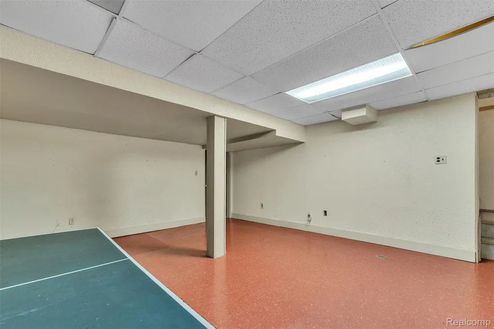 28595 San Carlos Street Southfield City, MI 48076