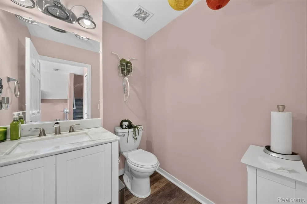 217 Oak Ridge Drive Pontiac City, MI 48341