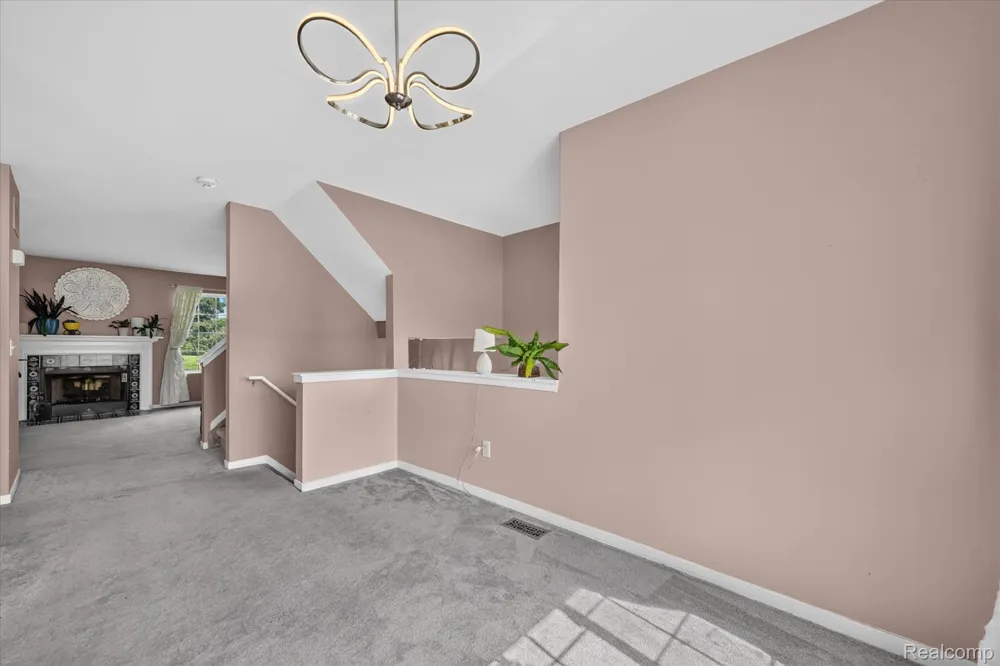 217 Oak Ridge Drive Pontiac City, MI 48341