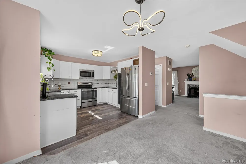 217 Oak Ridge Drive Pontiac City, MI 48341
