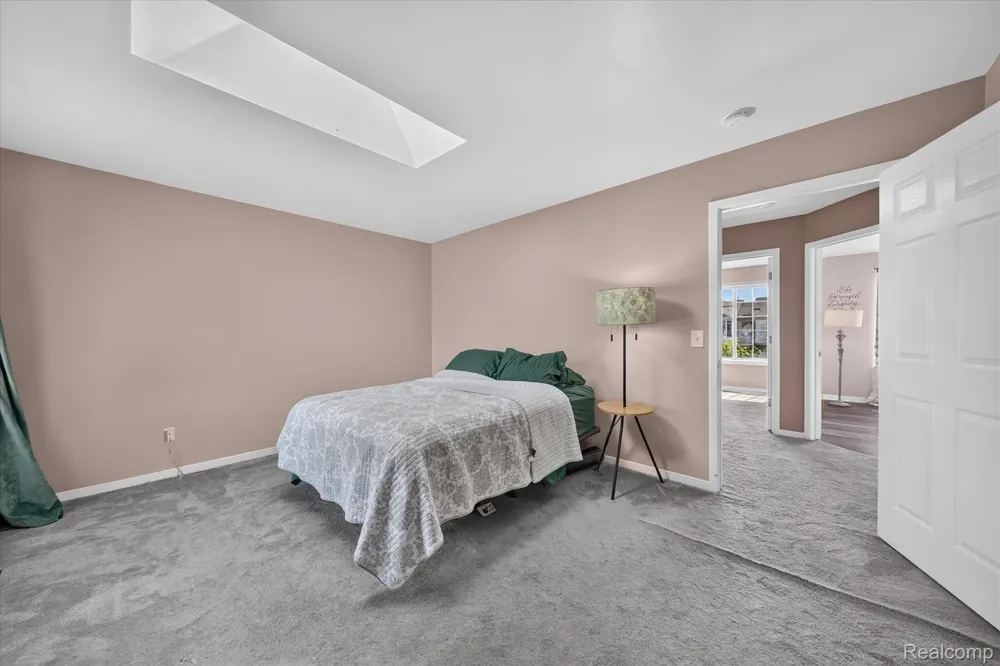 217 Oak Ridge Drive Pontiac City, MI 48341